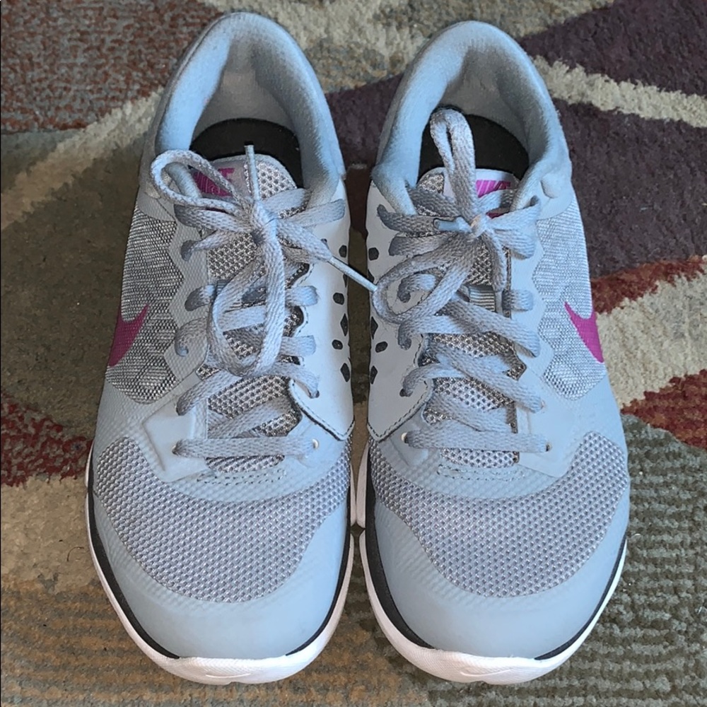 Ladies running sneakers ‼️ FINAL PRICE DROP ‼️